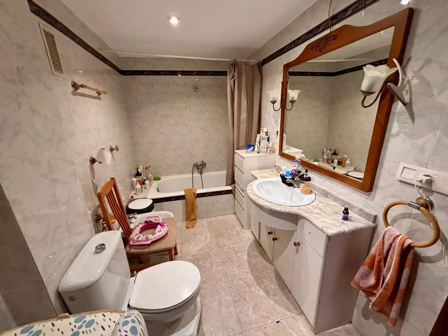 Badezimmer von Wohnung zum Verkauf in Alicante / Alacant mit Klimaanlage, Möbliert und Ofen