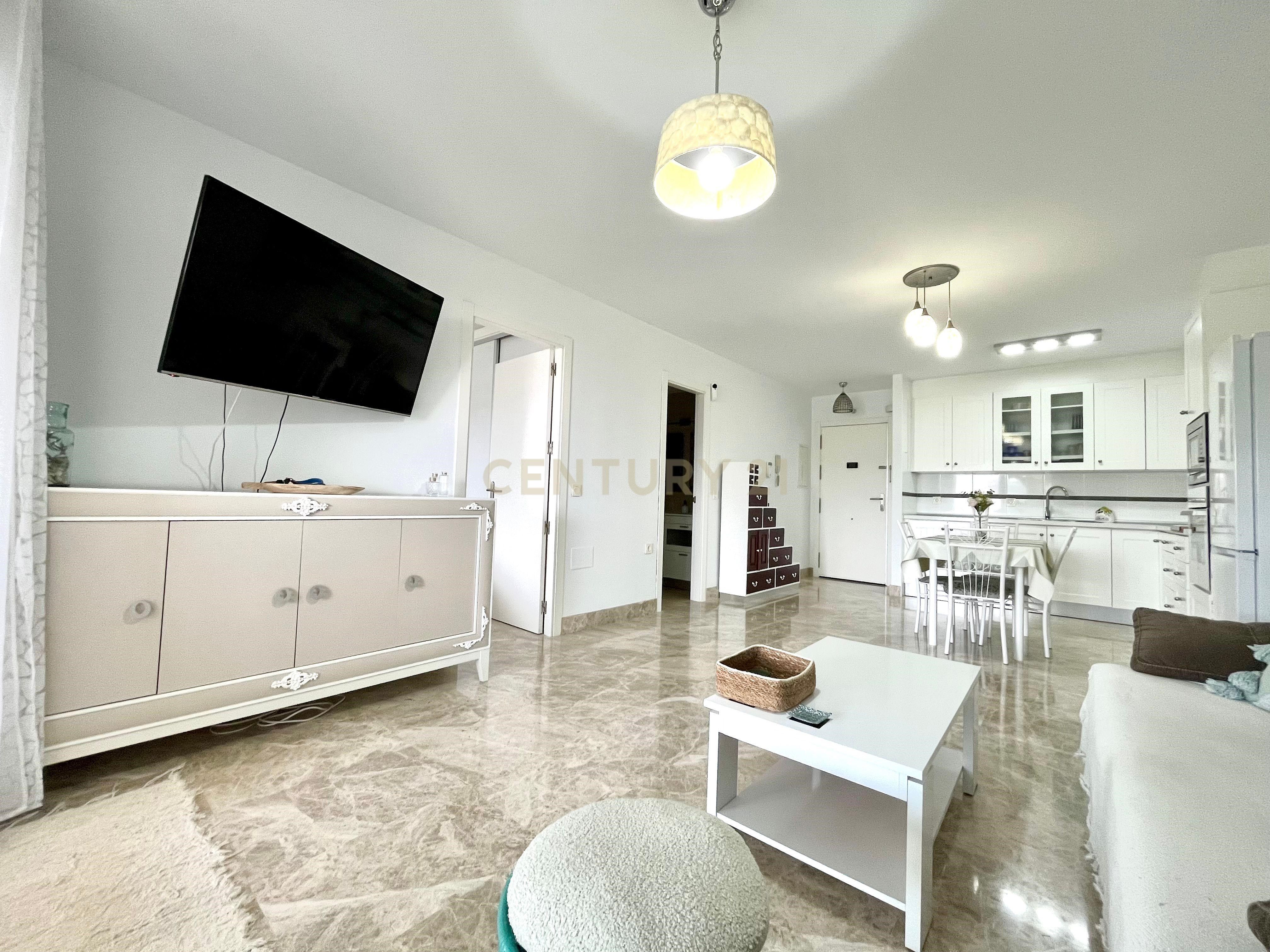 Sala d'estar de Pis de lloguer en El Ejido amb Aire condicionat, Terrassa i Moblat