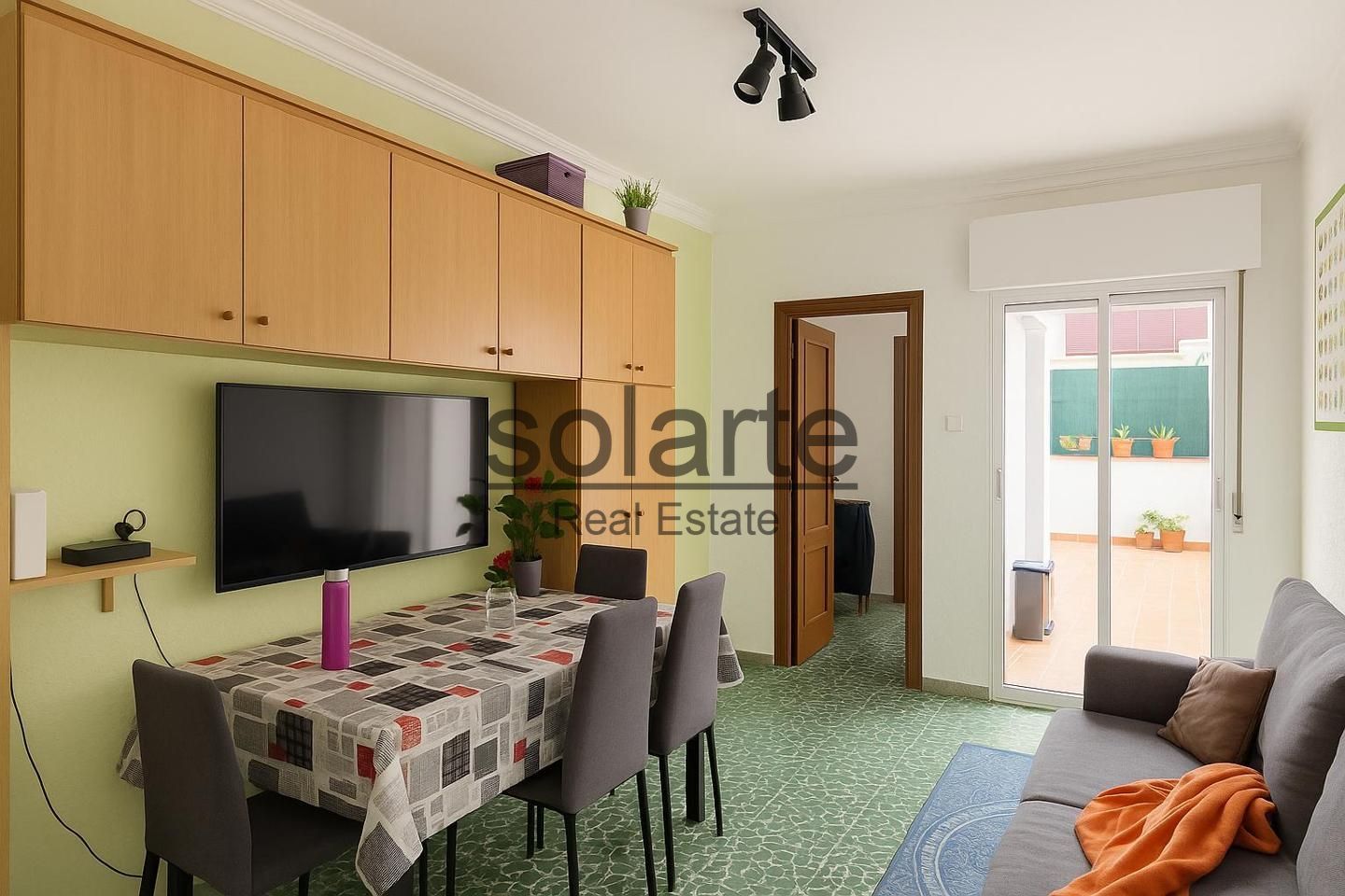 Sala d'estar de Pis en venda en L'Hospitalet de Llobregat amb Terrassa