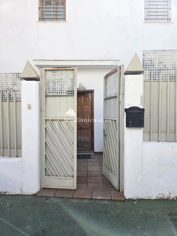 Vista exterior de Casa adosada en venda en Jaén amb Aire condicionat, Calefacció i Terrassa