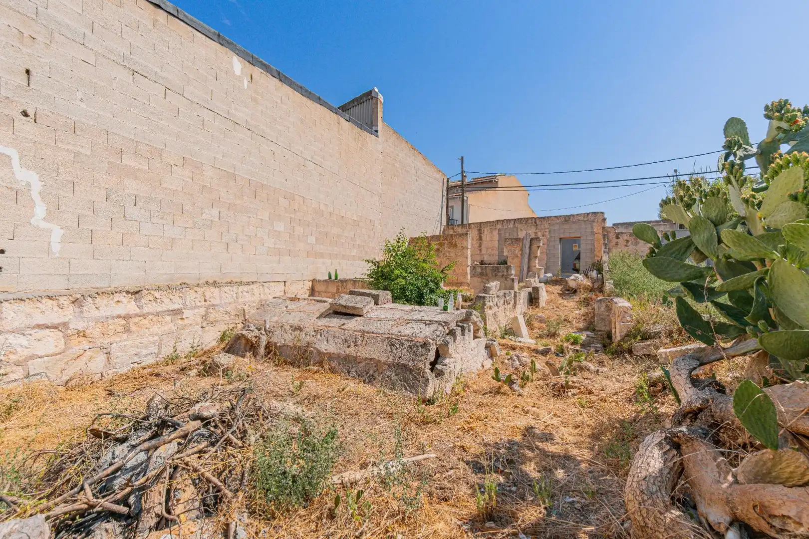 Terreny residencial en venda a Carrer de Lluís Carreres 38.99