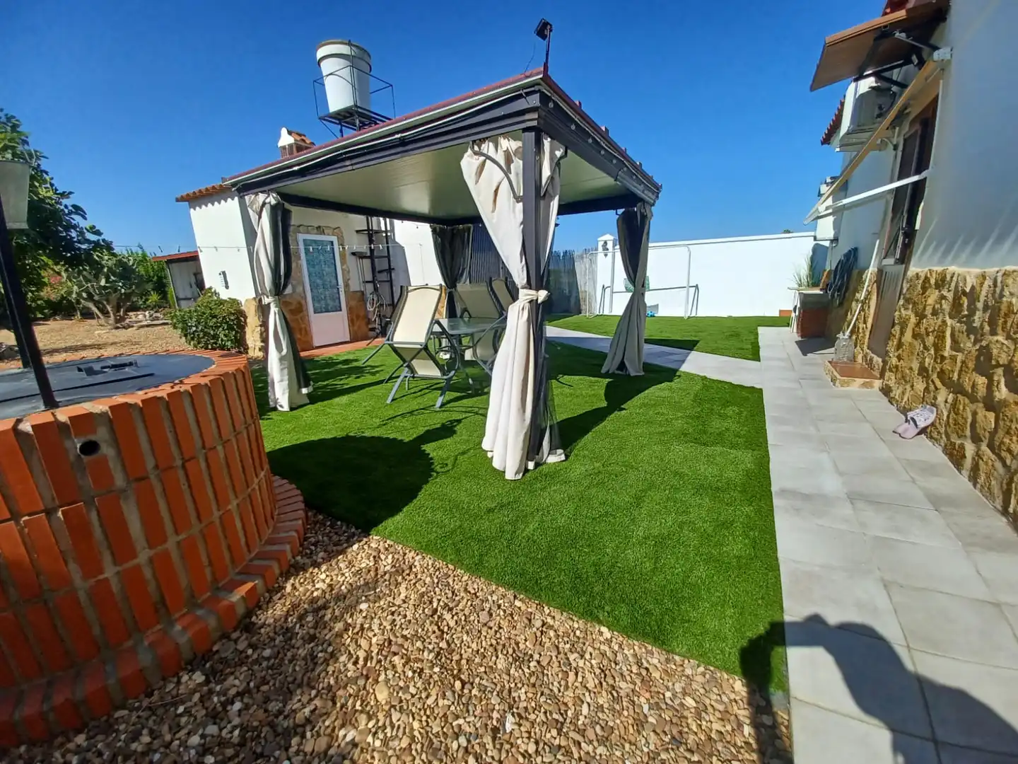 Terrassa de Casa o xalet en venda en Villanueva de la Serena amb Aire condicionat, Jardí privat i Traster