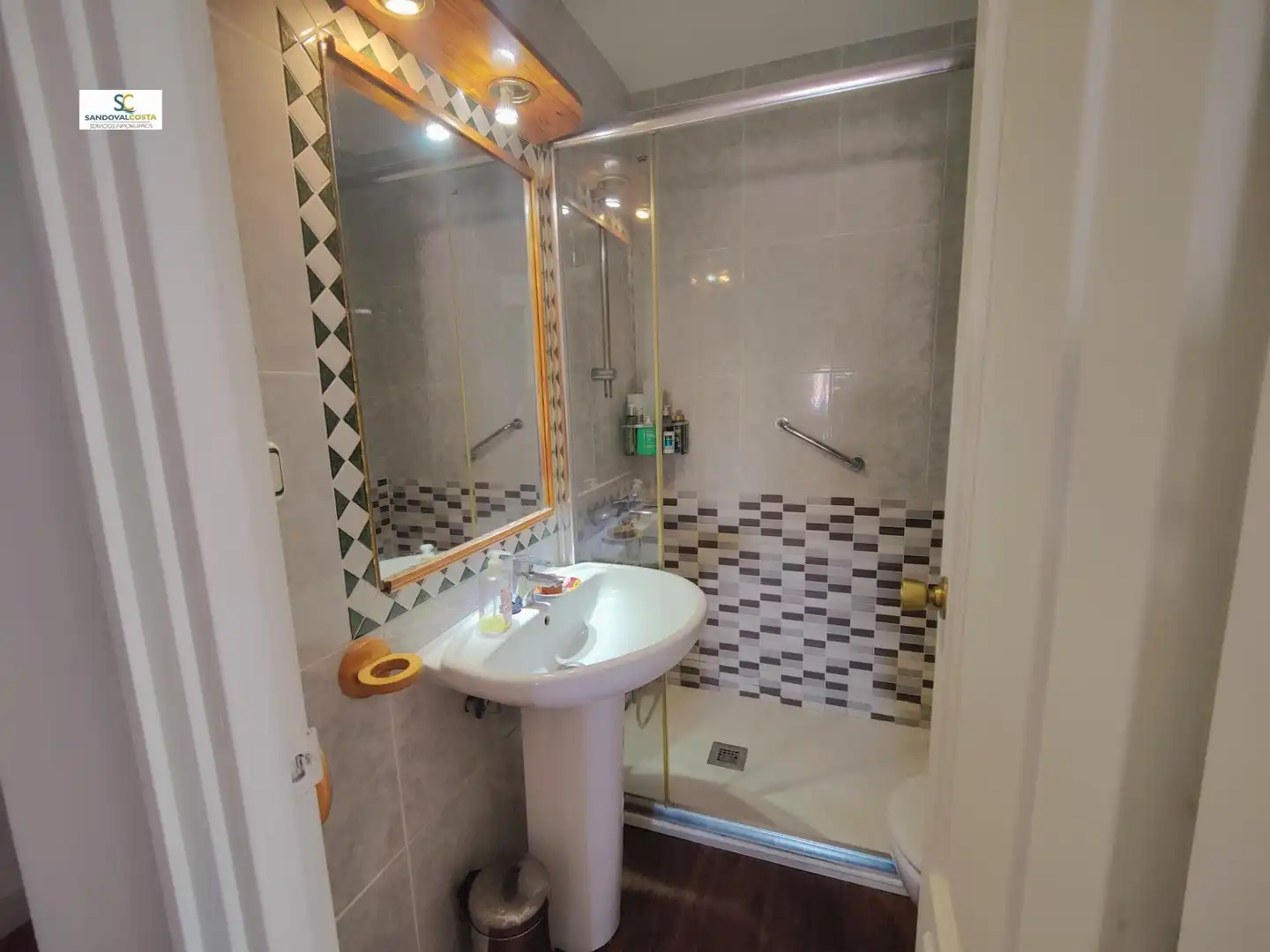 Badezimmer von Wohnung zur Miete in Alicante / Alacant mit Klimaanlage und Möbliert