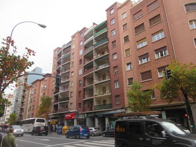 Local comercial en Alquiler en C/ General Vara del Rey  en Gran Via