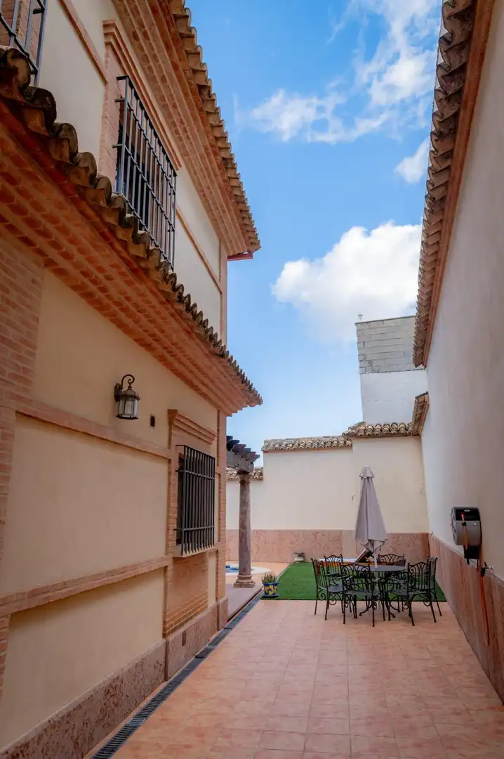 Vista exterior de Casa o xalet en venda en Antequera amb Aire condicionat, Terrassa i Traster