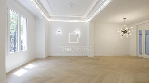 Piso Excelentes de 3 dormitorios con 15m terraza en venta en Gran Vía, Valencia, imatge 3