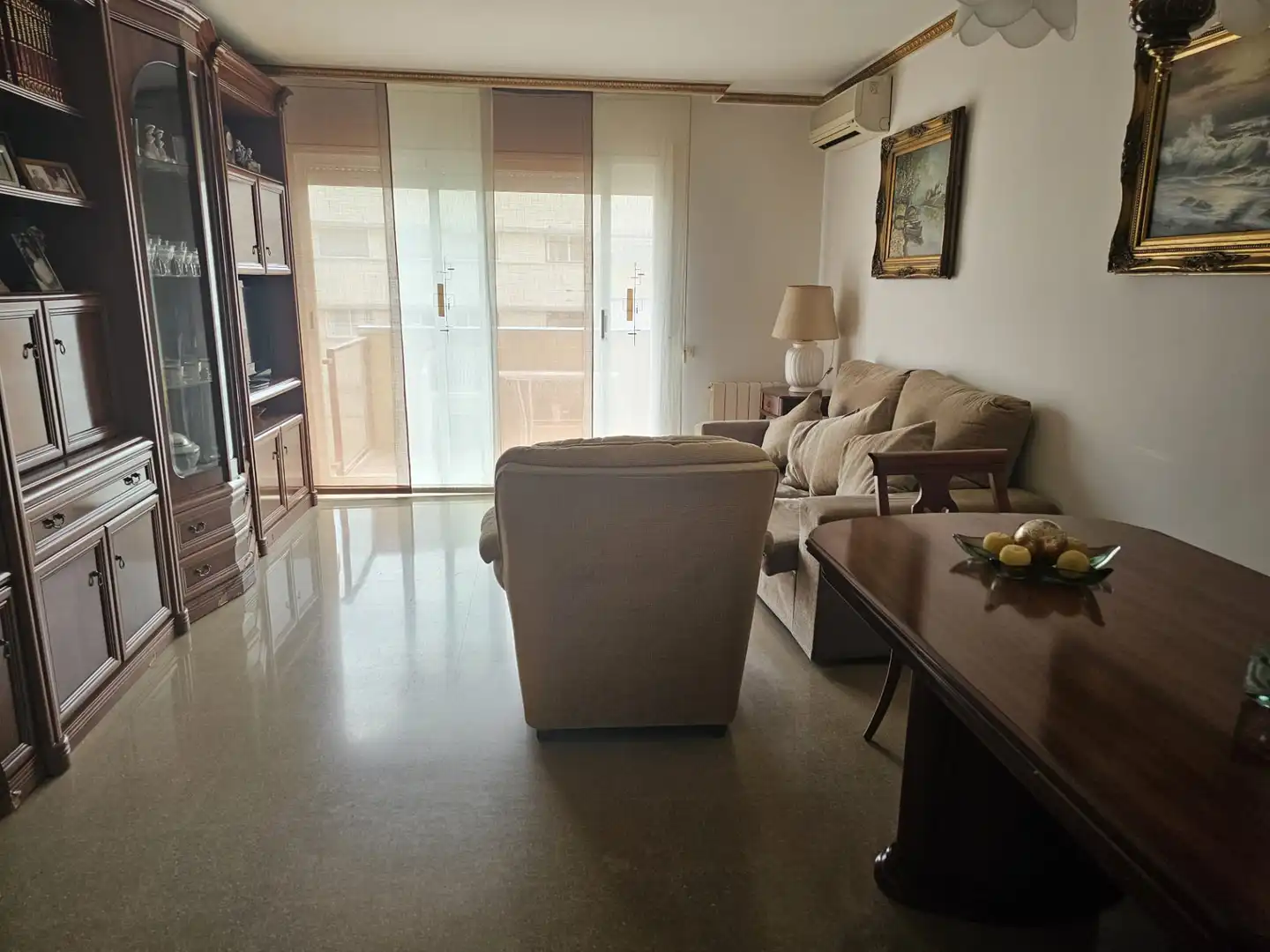Sala d'estar de Pis en venda en Sant Andreu de la Barca amb Aire condicionat, Calefacció i Moblat