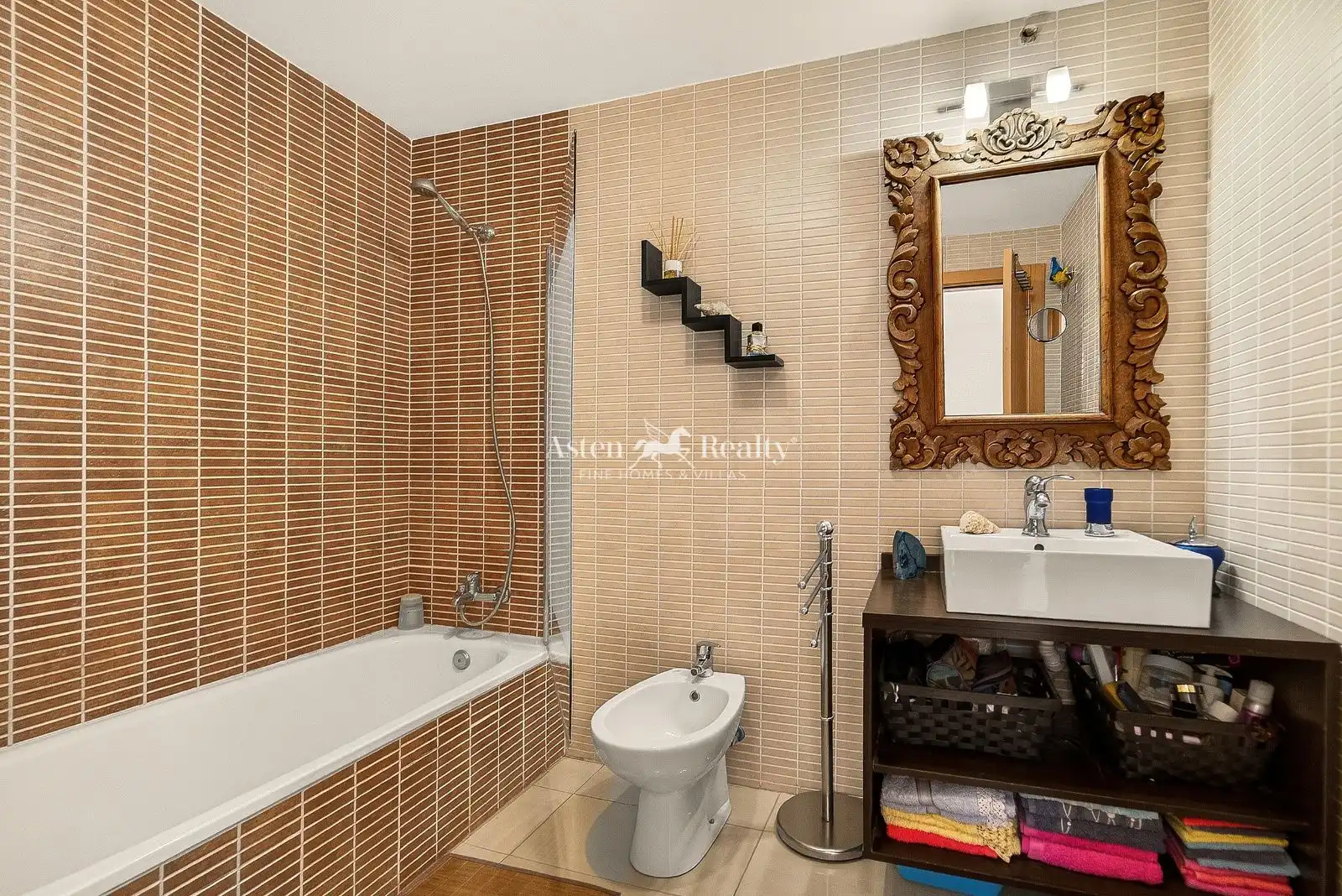 Bany de Apartament en venda en Adeje amb Terrassa, Traster i Piscina