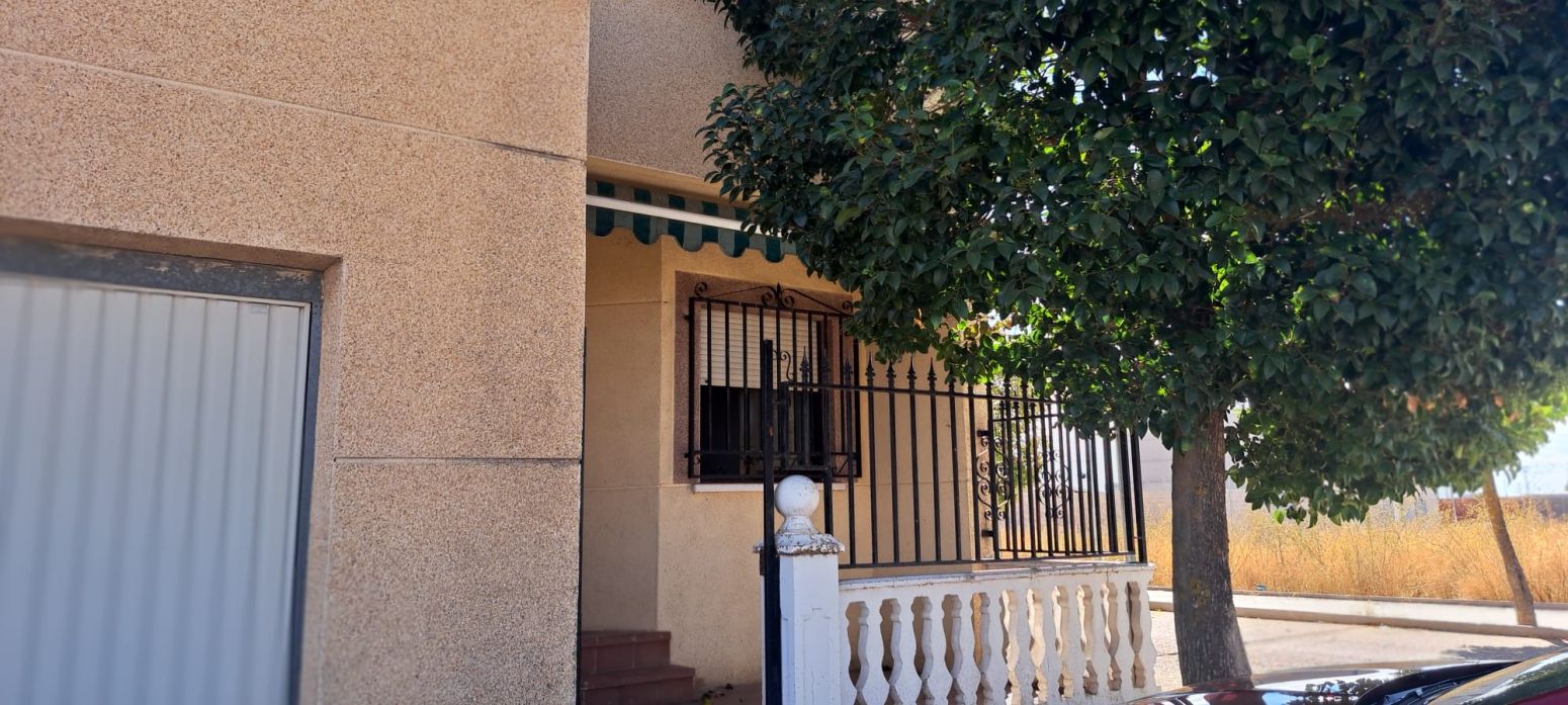 Vista exterior de Casa o chalet en venta en Yepes con Jardín privado