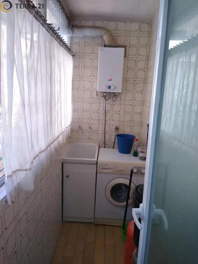 Baño de Piso de alquiler en Jaén con Calefacción, Terraza y Piscina comunitaria