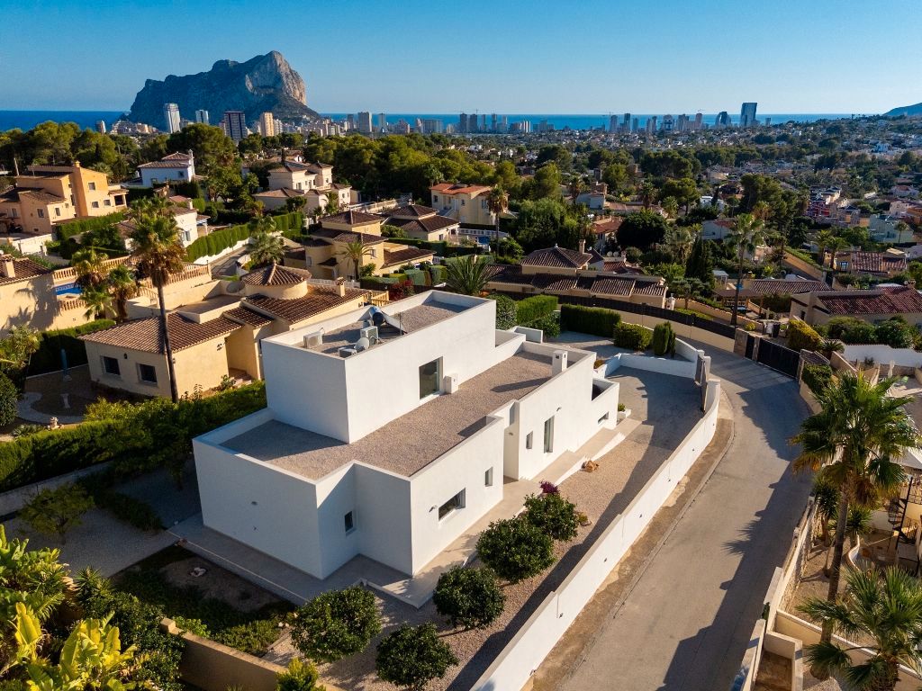 Vista exterior de Casa o xalet en venda en Calpe / Calp amb Aire condicionat, Jardí privat i Piscina