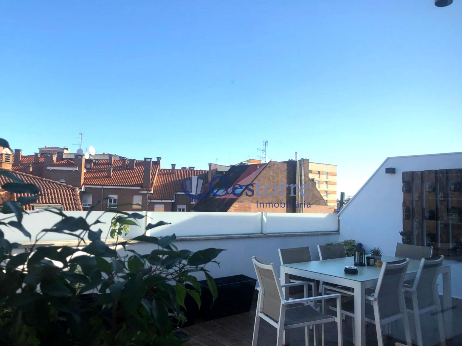 Terraza de Ático de alquiler en Oviedo  con Calefacción, Terraza y Trastero