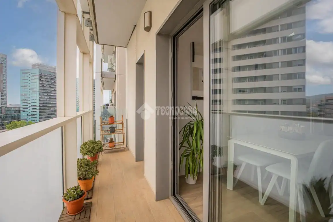Terraza de Piso en venta en L'Hospitalet de Llobregat con Aire acondicionado, Calefacción y Trastero