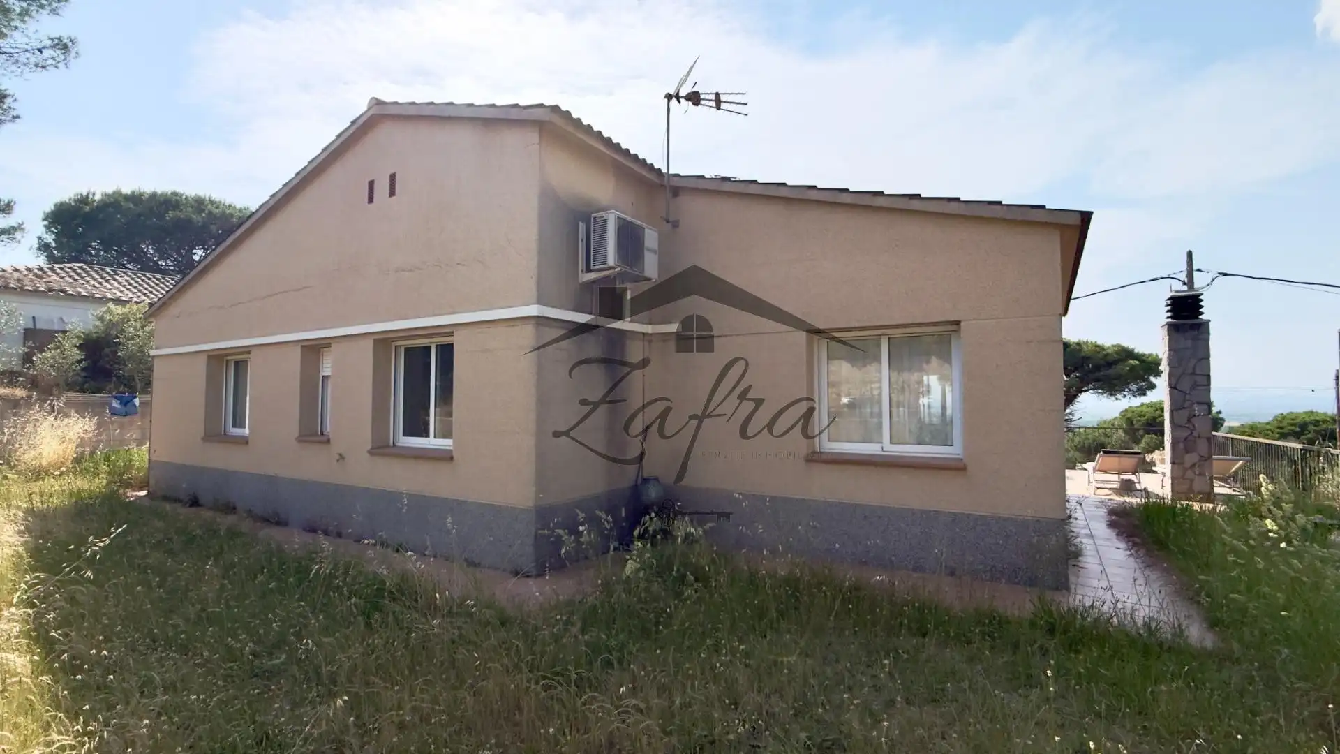 Vista exterior de Casa o xalet en venda en Vidreres amb Aire condicionat, Calefacció i Jardí privat