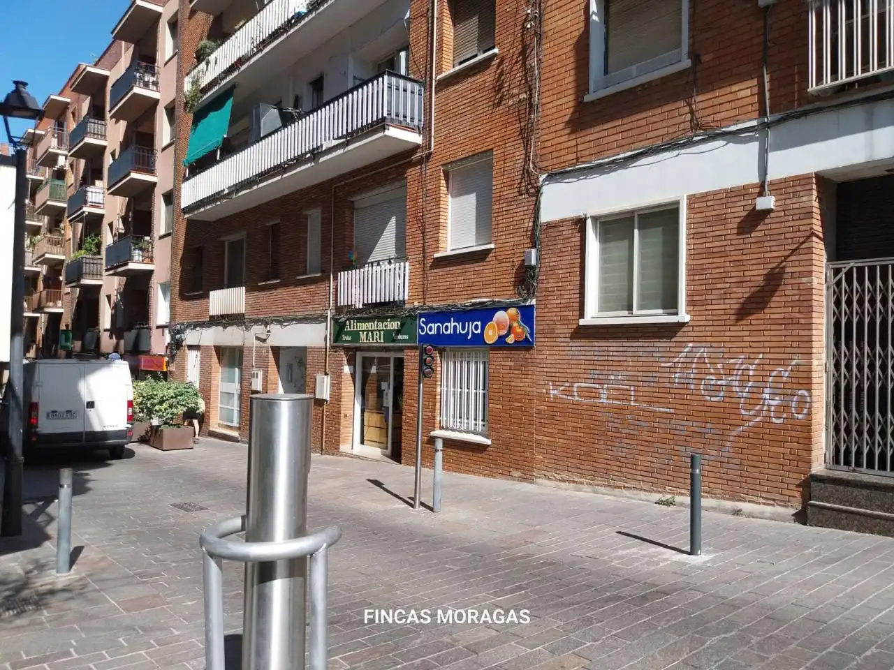 Vista exterior de Garatge en venda en Sant Cugat del Vallès