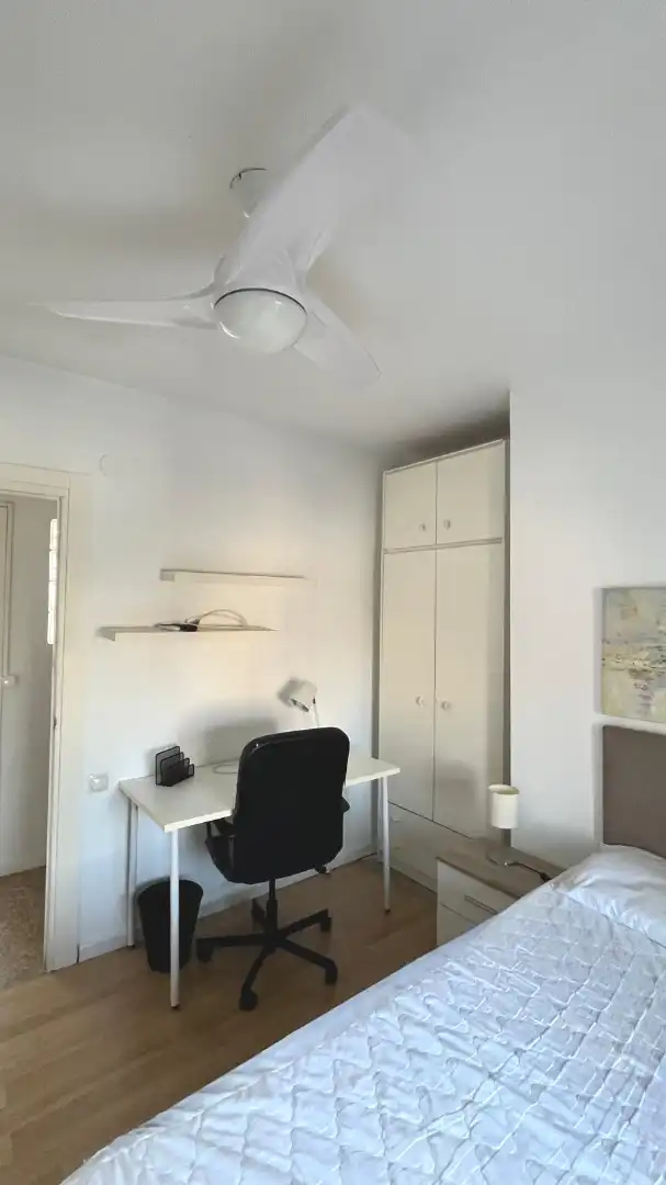 Bedroom of Flat for rent in Valencia  with Furnished, Oven and Washing machine