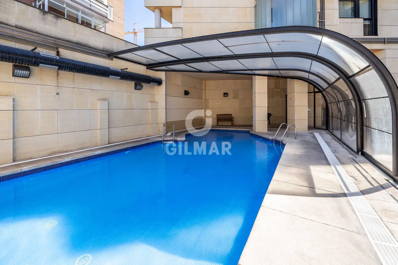 Piscina de Pis en venda en Madrid amb Calefacció, Jardí privat i Traster