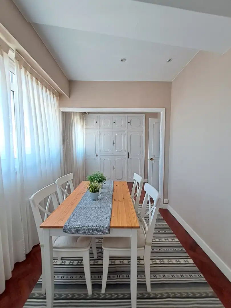 Comedor de Piso de alquiler en A Coruña Capital  con Calefacción, Terraza y Amueblado