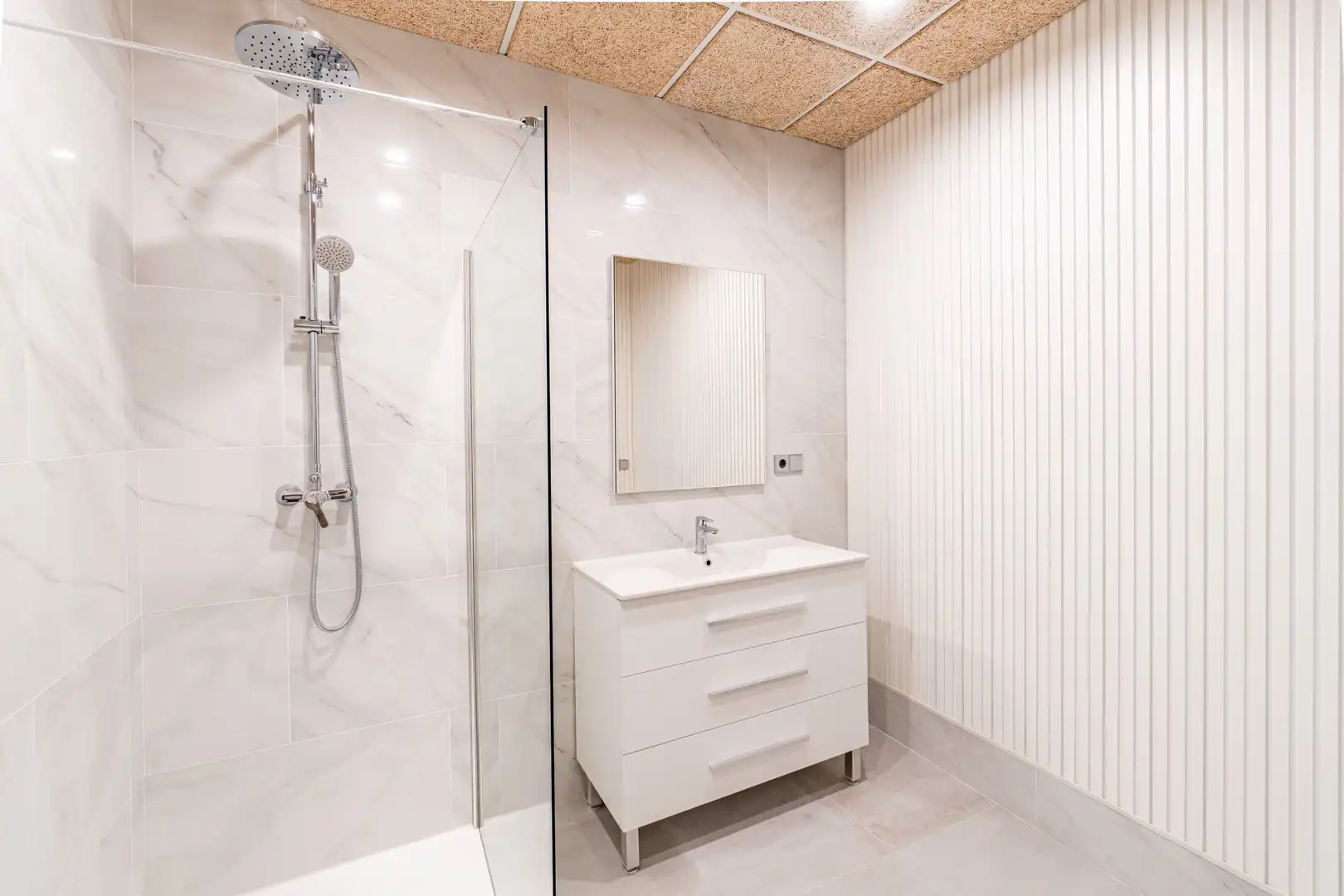 Badezimmer von Haus oder Chalet zum Verkauf in Figueres mit Klimaanlage, Heizung und Privatgarten