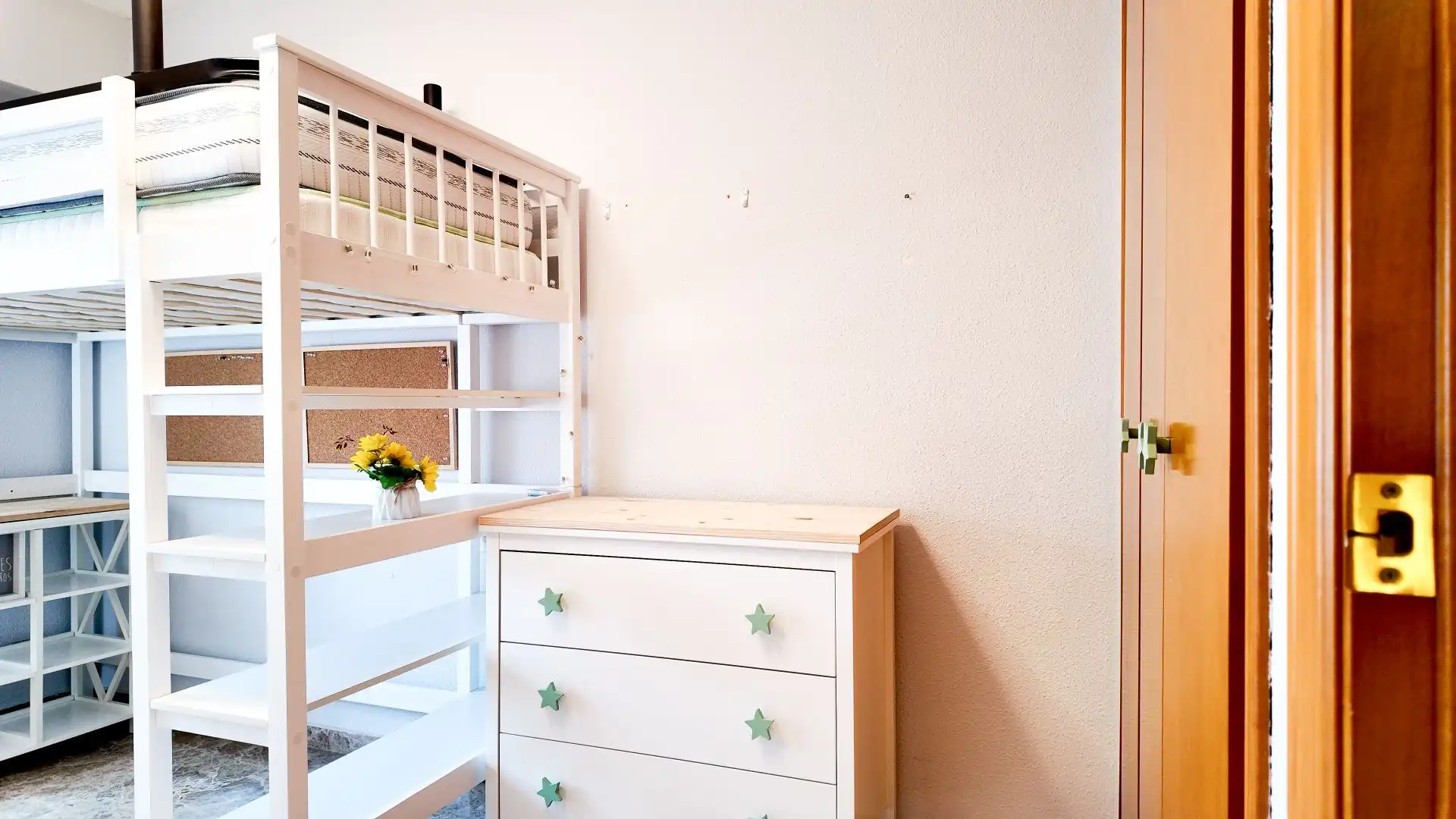 Dormitori de Apartament de lloguer en Valencia amb Aire condicionat, Calefacció i Terrassa
