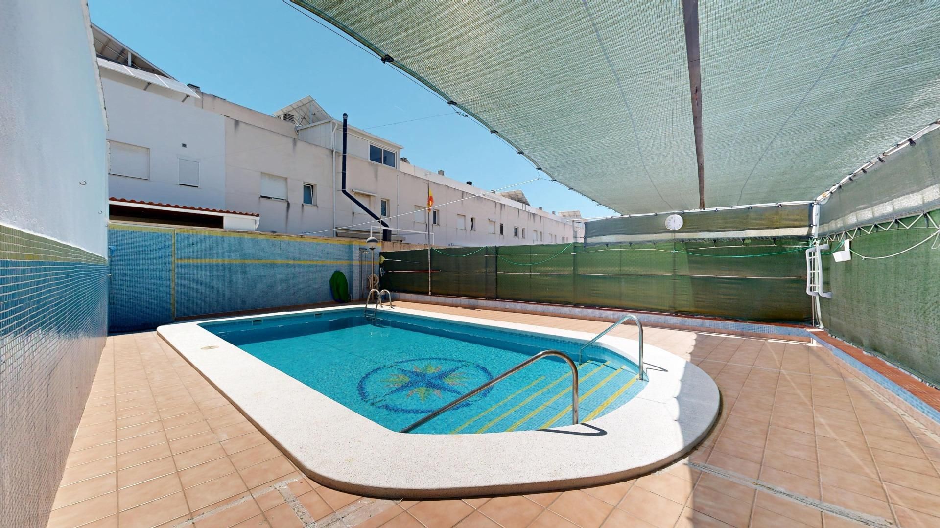 Piscina de Casa o xalet en venda en Almazora / Almassora amb Aire condicionat, Calefacció i Jardí privat