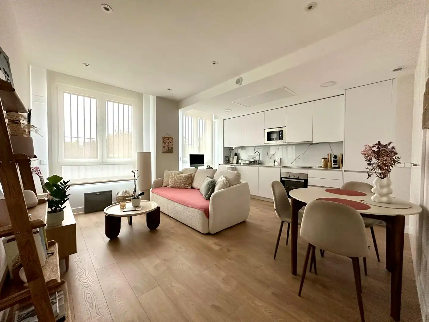 Living room of Flat for rent in Madrid  with Air Conditioner, Heating and Private garden