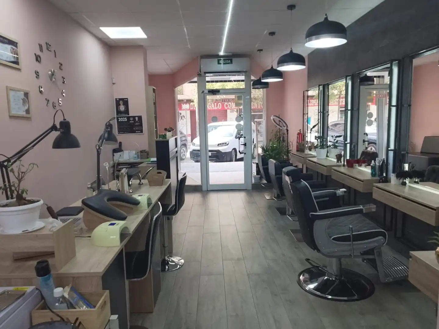 Local comercial en venda a Carrer de Pere Cabanes, imagen 2