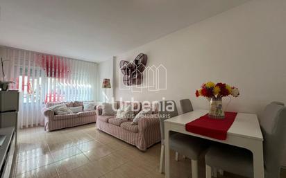 Living room of Flat for sale in Premià de Mar  with Air Conditioner and Terrace