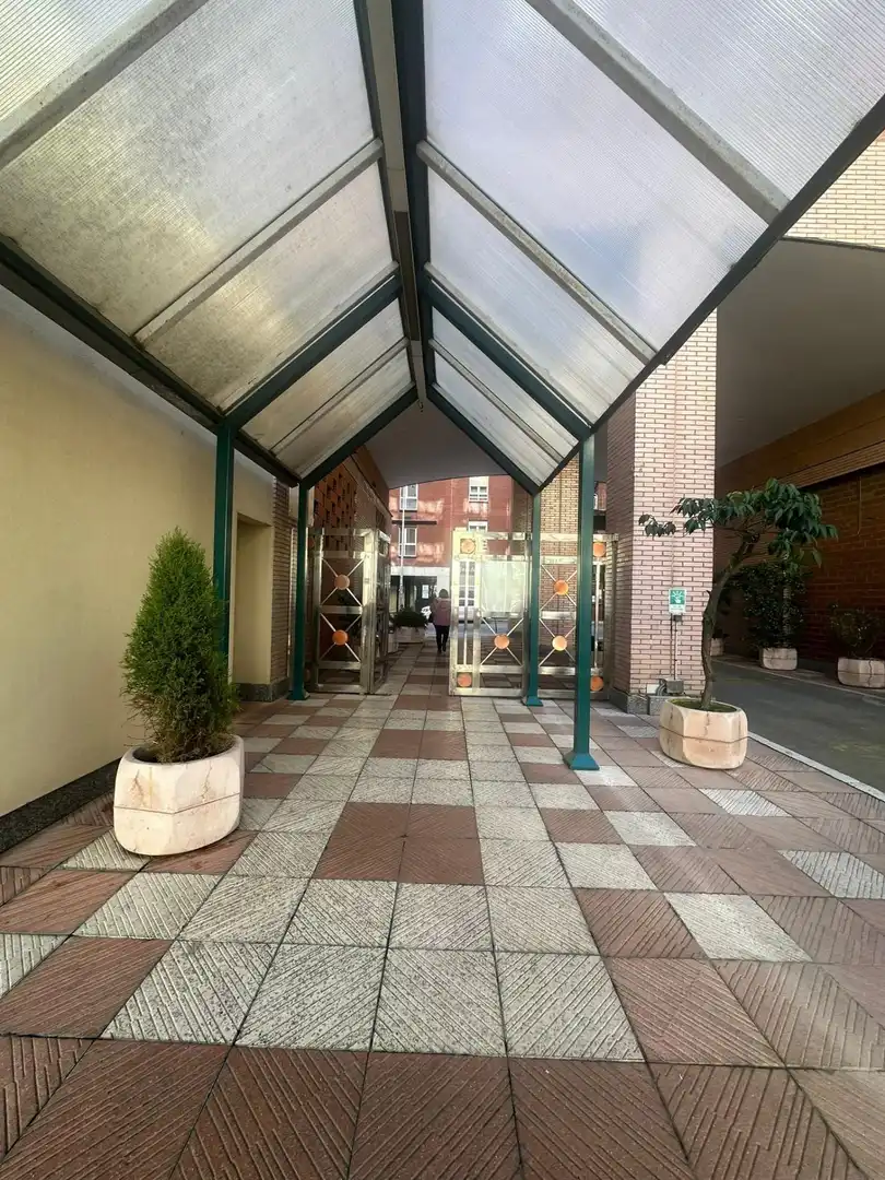 Piso en venta en León Capital  con Calefacción, Terraza y TV