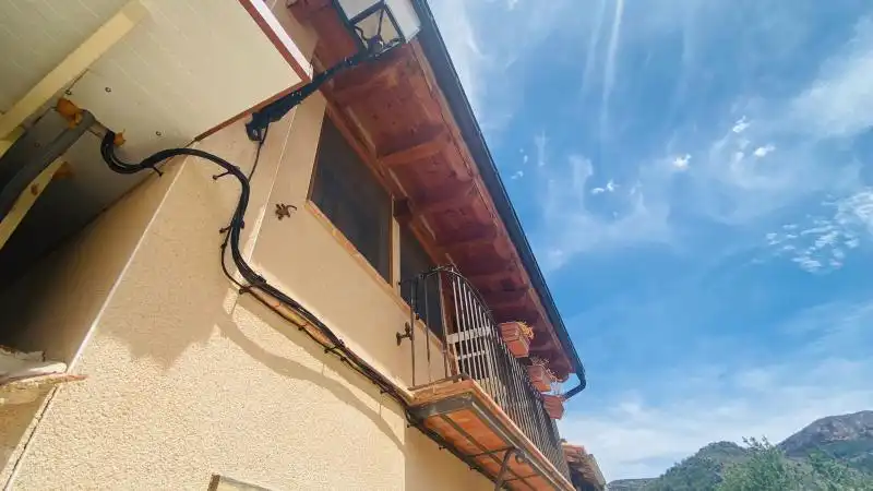 Vista exterior de Casa adosada en venta en Villarluengo con Terraza, Trastero y Amueblado