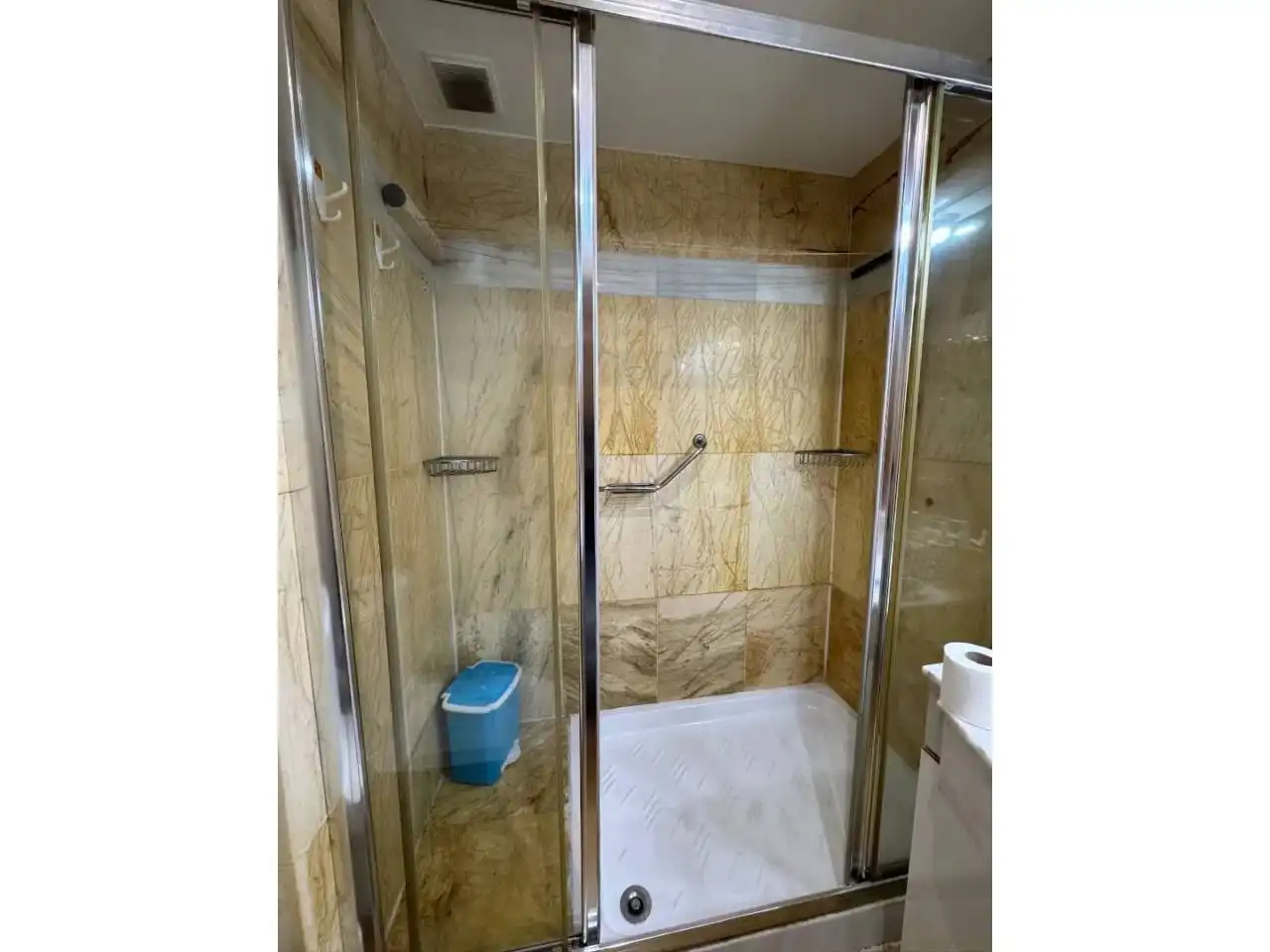 Baño de Estudio en venta en Barcelona con Aire acondicionado, Amueblado y Alarma