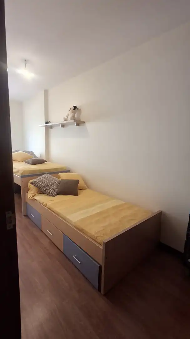 Dormitori de Pis en venda en Boiro amb Calefacció, Moblat i Forn
