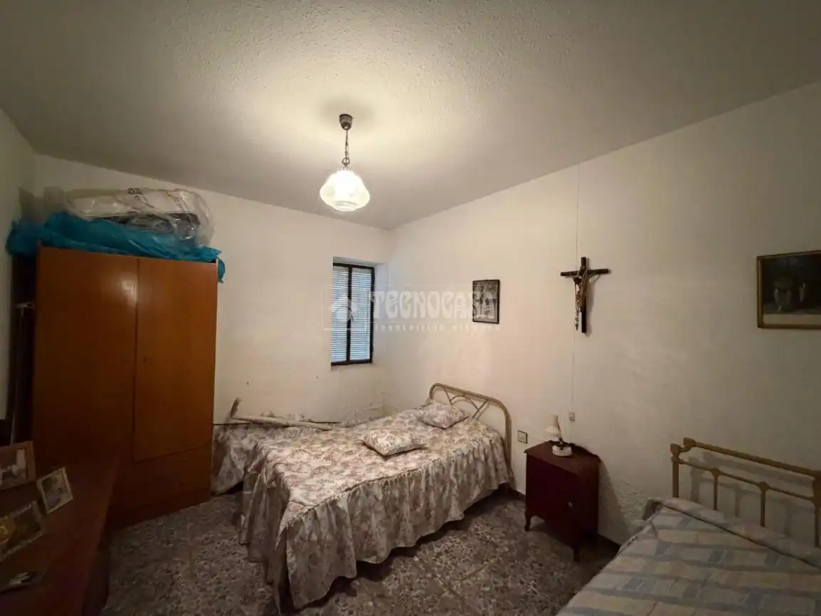 Schlafzimmer von Einfamilien-Reihenhaus zum Verkauf in Mengíbar