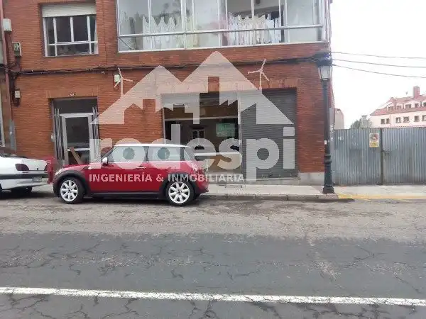 Local comercial en venda a A Cañiza