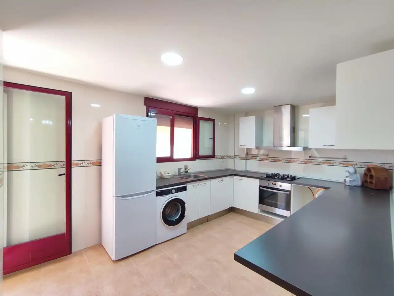 Cocina de Casa adosada en venta en Casas de Juan Núñez con Calefacción, Jardín privado y Terraza