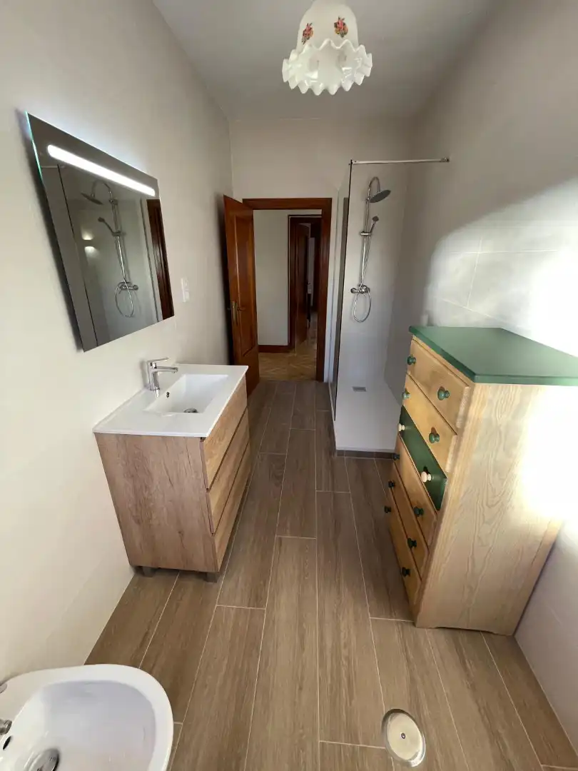 Baño de Piso de alquiler en Guadalajara con Calefacción, Parquet y Terraza