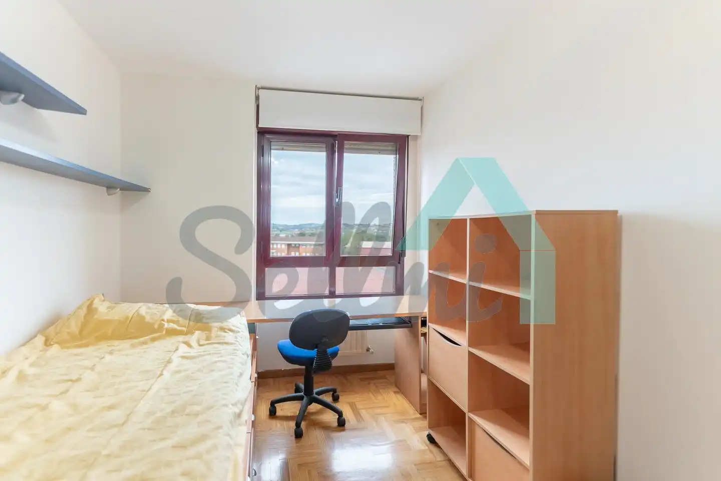 Bedroom of Flat for rent in Lugones