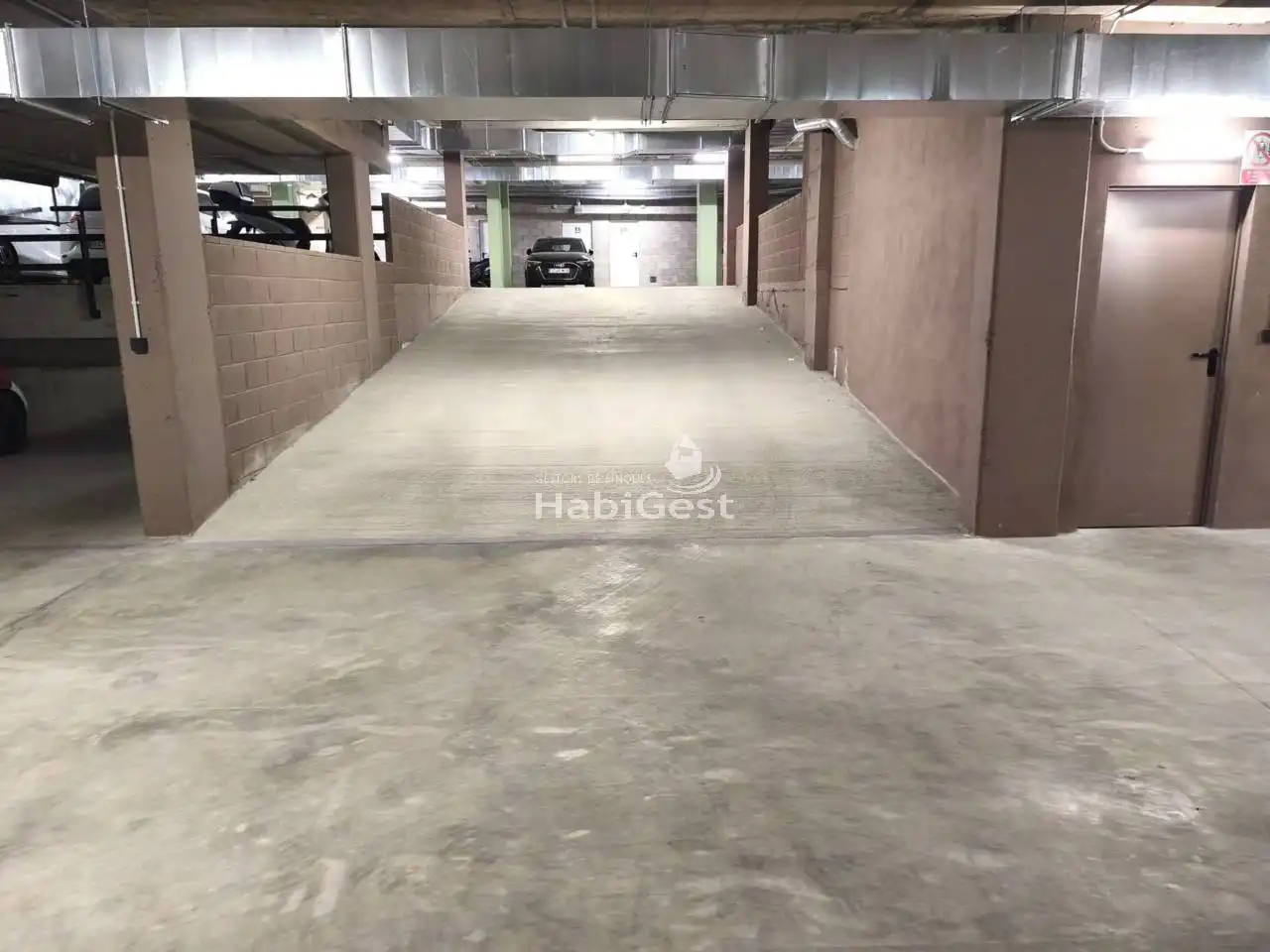 Parking of Garage for rent in Girona