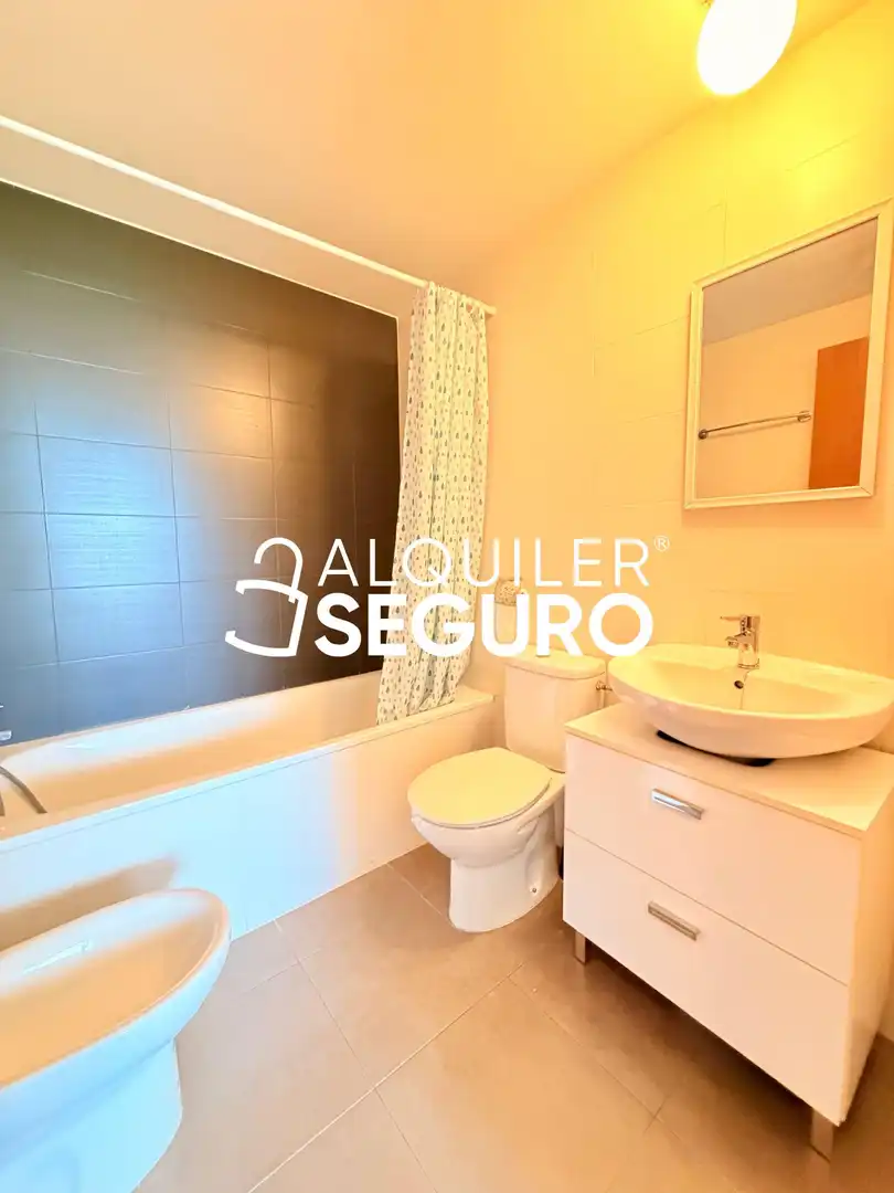 Bathroom of Flat for rent in Castellón de la Plana / Castelló de la Plana  with Air Conditioner, Heating and Furnished