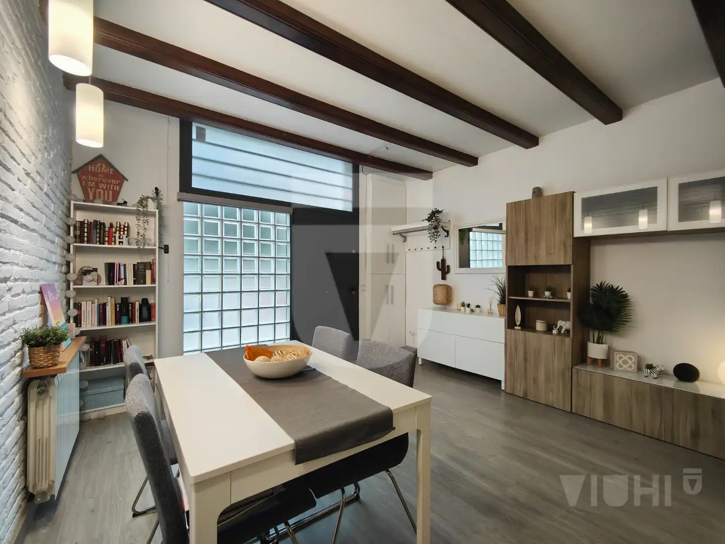 Menjador de Planta baixa en venda en Barcelona amb Calefacció, Parquet i Forn