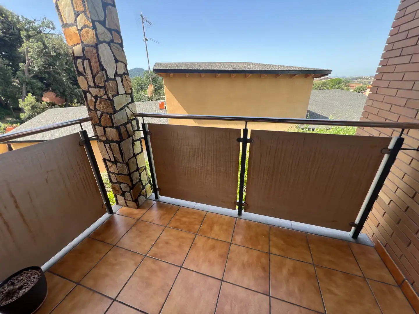 Terrassa de Casa o xalet en venda en La Roca del Vallès amb Aire condicionat, Calefacció i Jardí privat