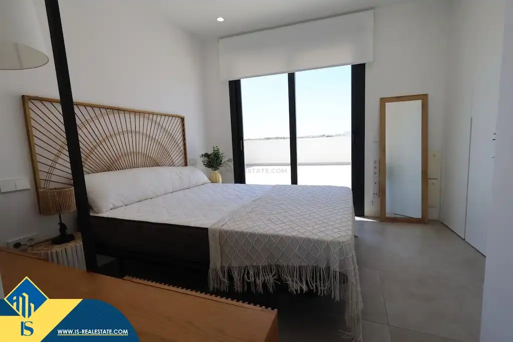 Dormitori de Àtic de lloguer en Orihuela amb Terrassa, Piscina i Moblat