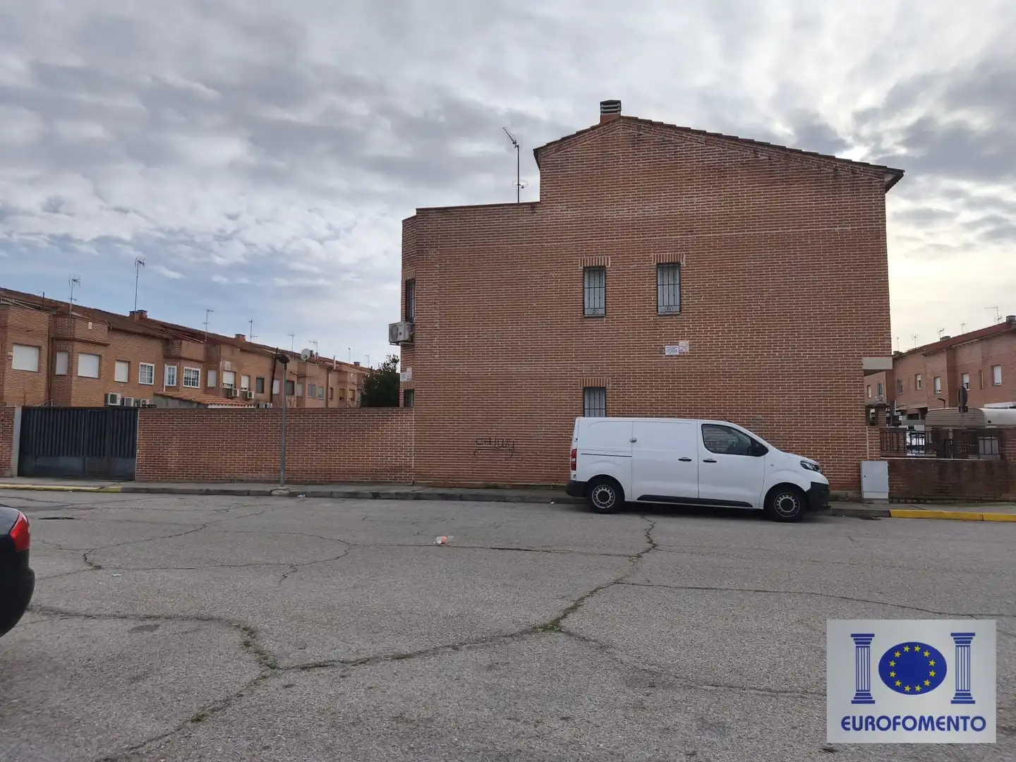 Adossat en venda a Chozas de Canales