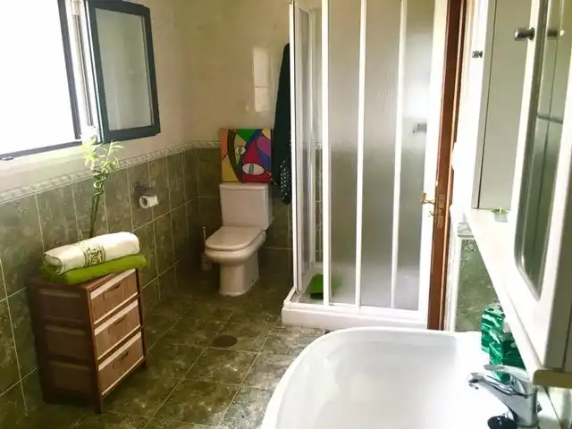 Bathroom of Houses for sale in A Pobra do Caramiñal  with Heating, Private garden and Terrace