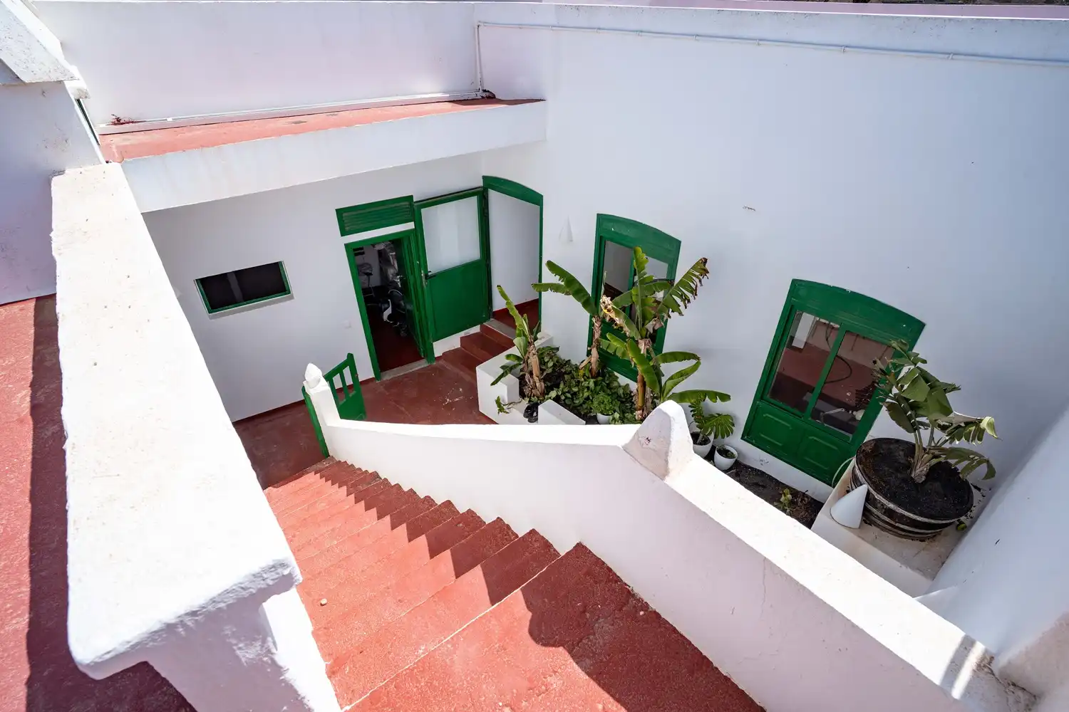 Casa adosada en venta en Haría con Jardín privado, Terraza y Amueblado