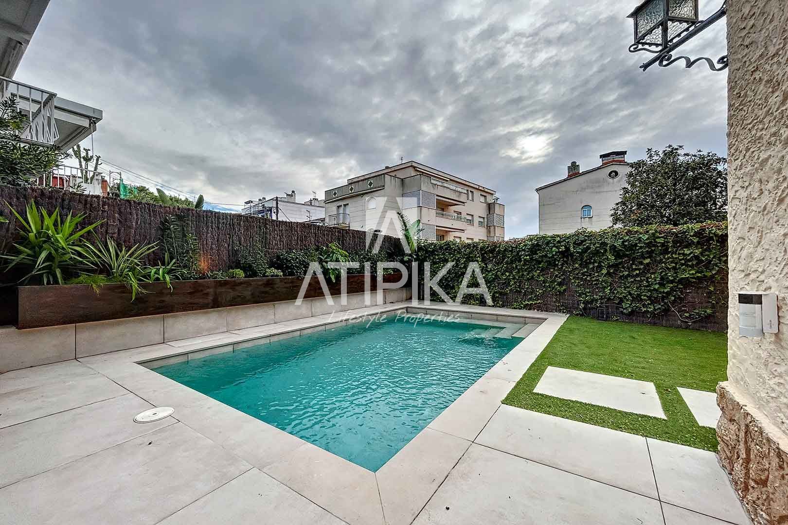 Swimming pool of House or chalet to rent in Sitges  with Air Conditioner, Heating and Terrace