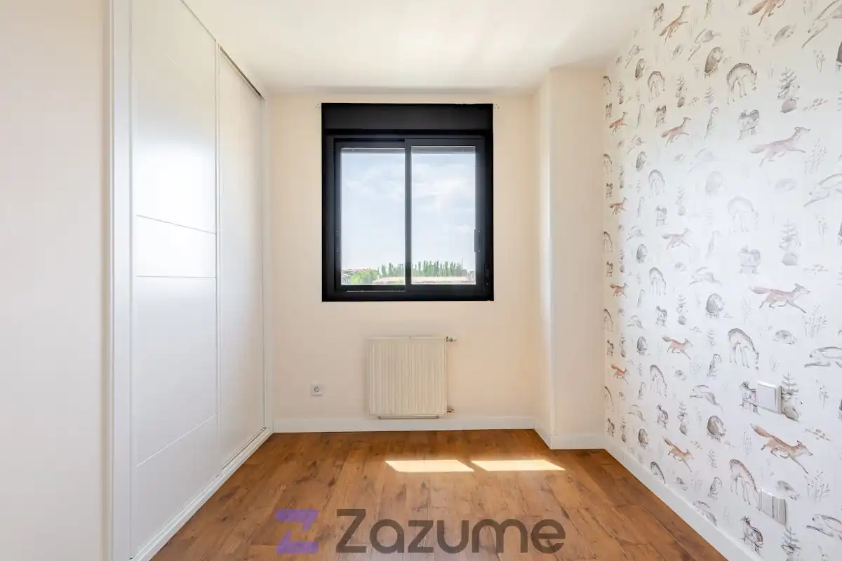 Habitación de Piso de alquiler en Madrid con Aire acondicionado, Calefacción y Piscina