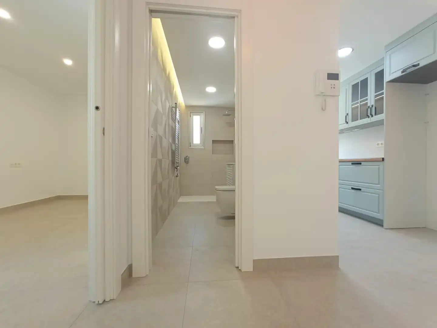 Bany de Apartament de lloguer en Granada amb Aire condicionat, Piscina i Piscina comunitària
