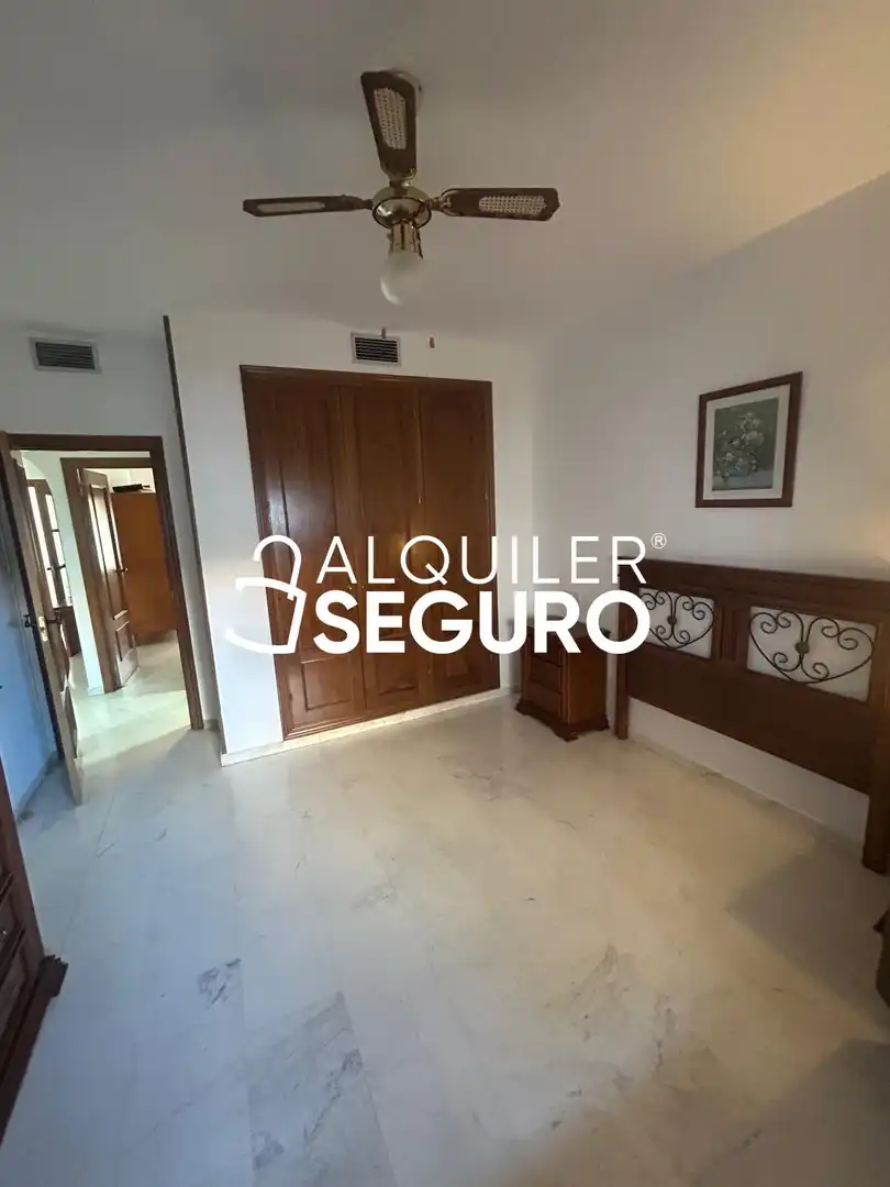 Schlafzimmer von Wohnung zur Miete in La Zubia mit Klimaanlage, Heizung und Terrasse