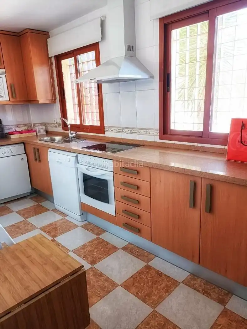 House with pool to rent in Avenida Suecia 56, imagen 9